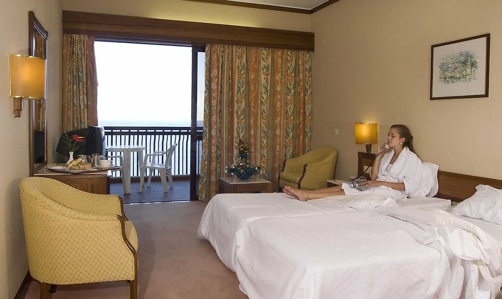 Hotel Baia Azul Funchal  4*, Funchal (Madeira)